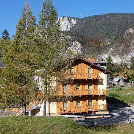 Отель Ai Larici Perarolo di Cadore Экстерьер фото