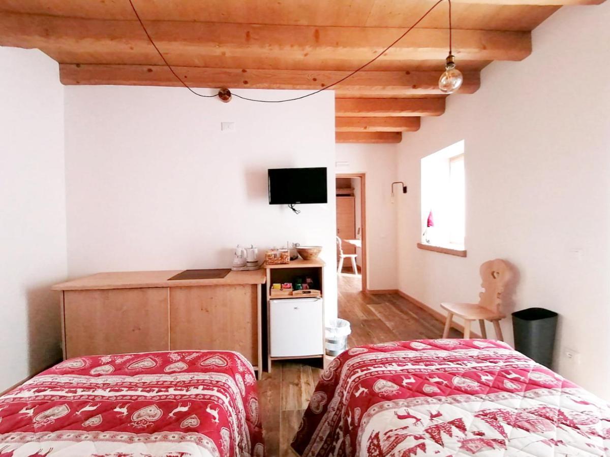 Отель Ai Larici Perarolo di Cadore Экстерьер фото