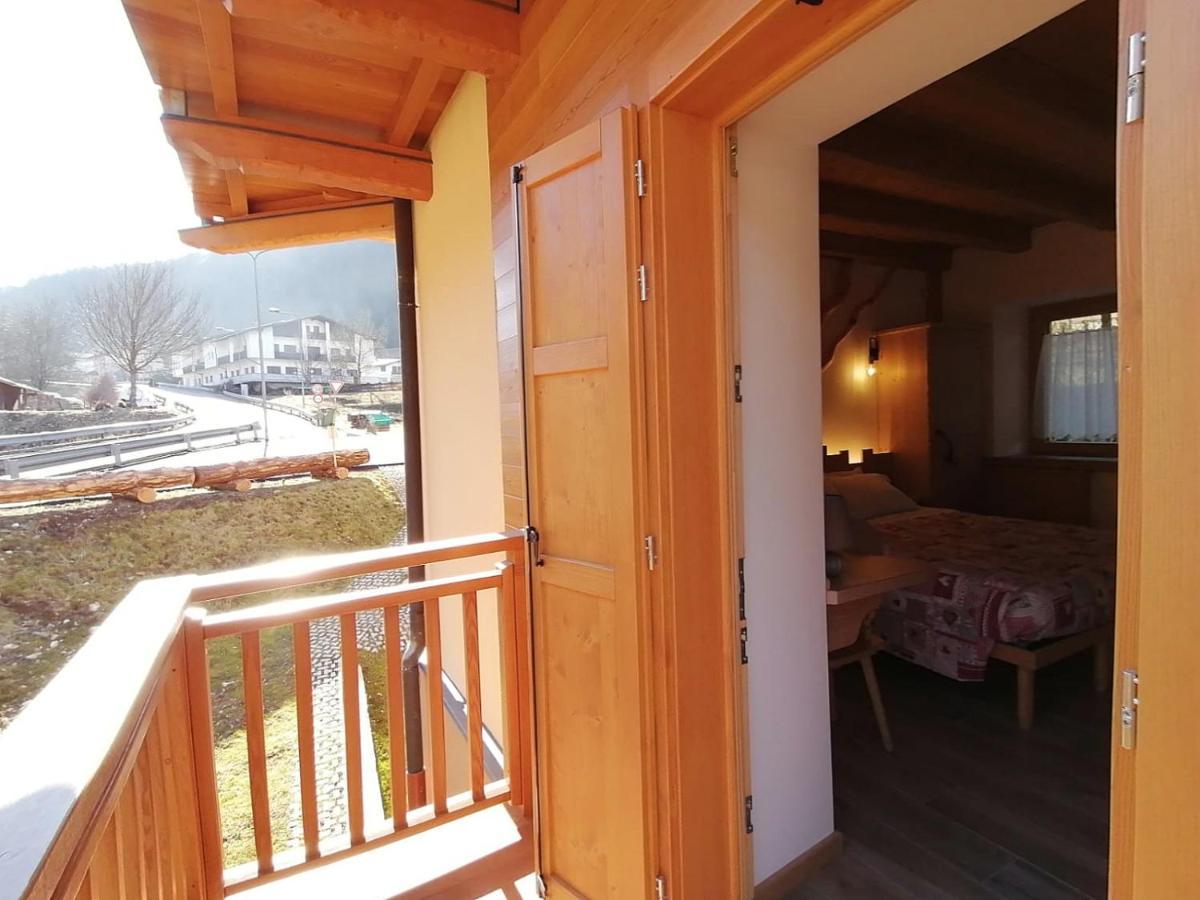 Отель Ai Larici Perarolo di Cadore Экстерьер фото