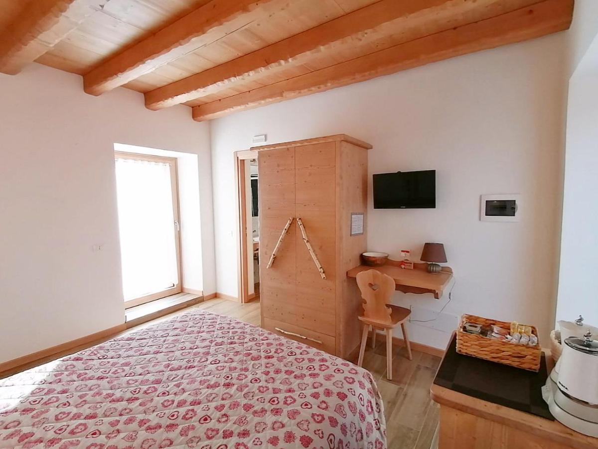 Отель Ai Larici Perarolo di Cadore Экстерьер фото